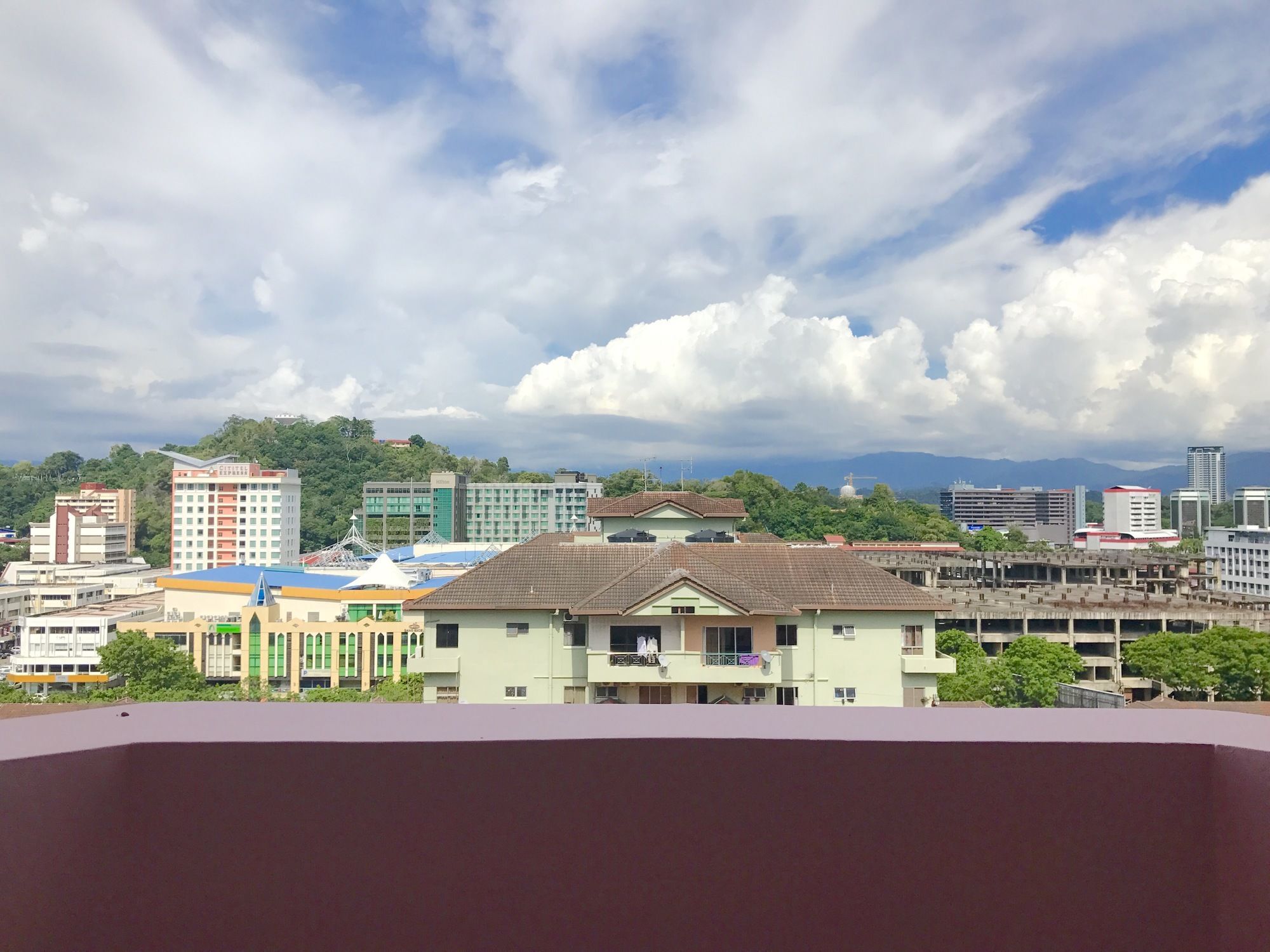 Sunset & Seaview Vacation Condos At Marina Court Resort Condo Kota Kinabalu Exterior photo