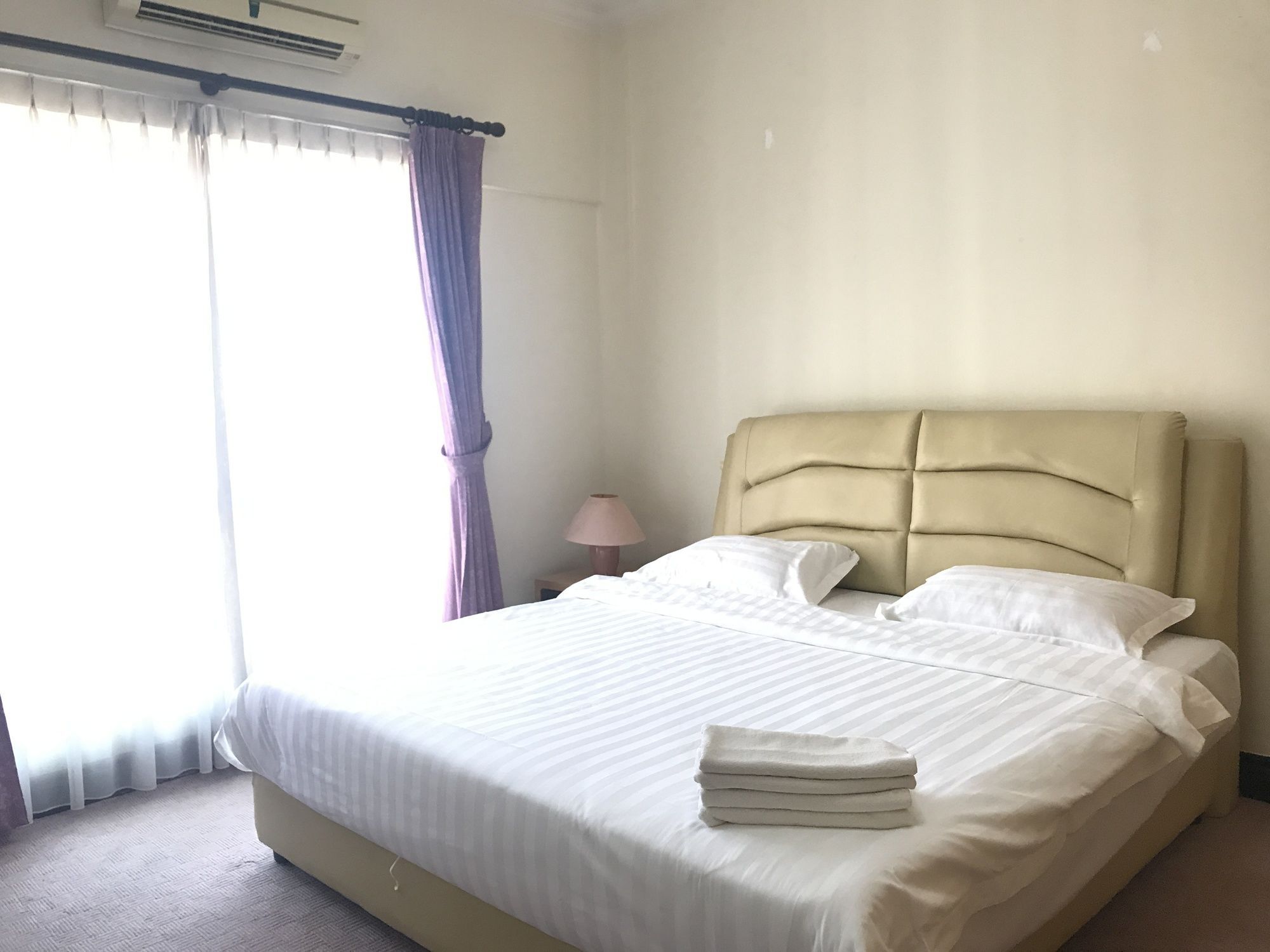 Sunset & Seaview Vacation Condos At Marina Court Resort Condo Kota Kinabalu Exterior photo