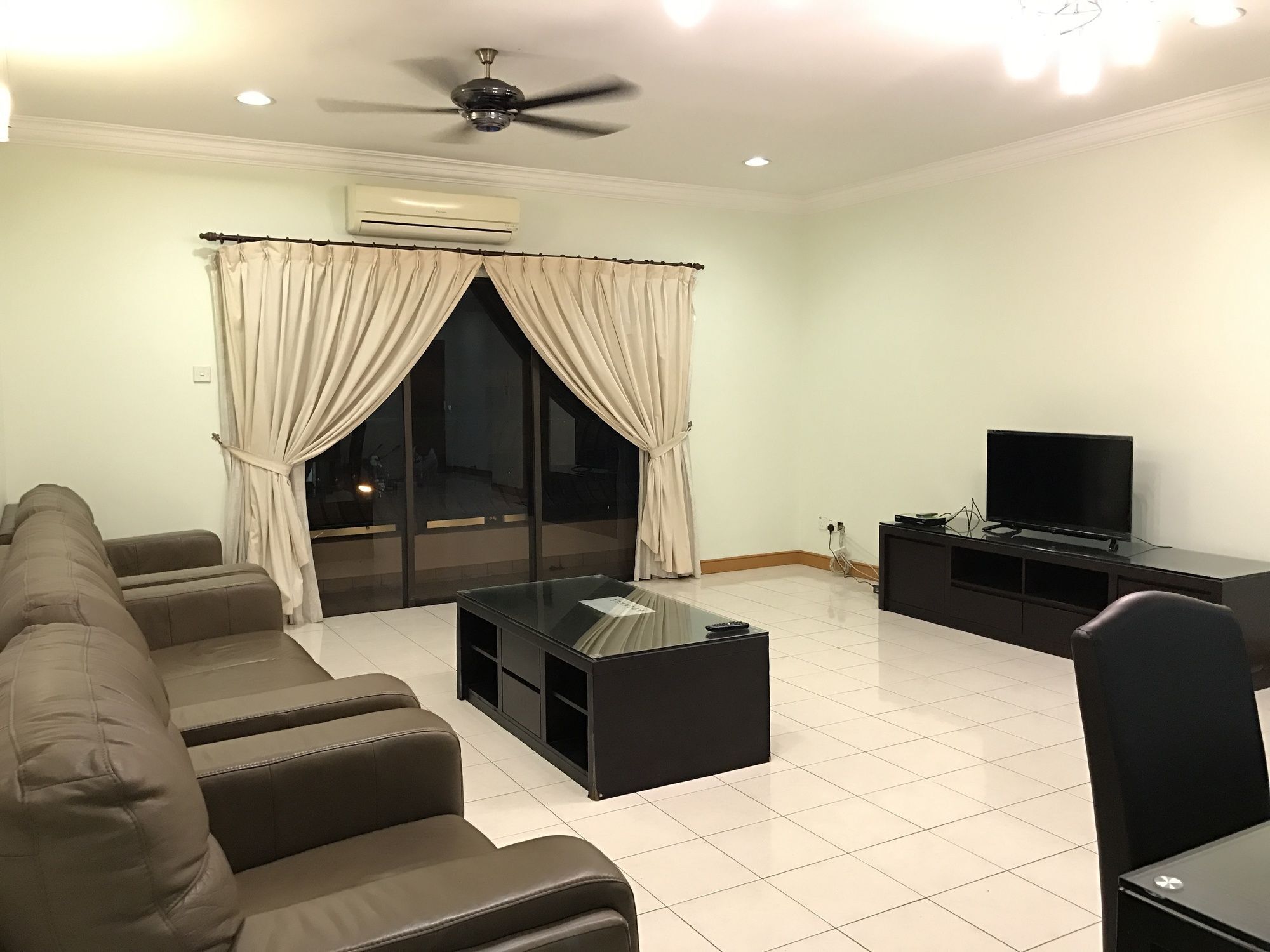 Sunset & Seaview Vacation Condos At Marina Court Resort Condo Kota Kinabalu Exterior photo