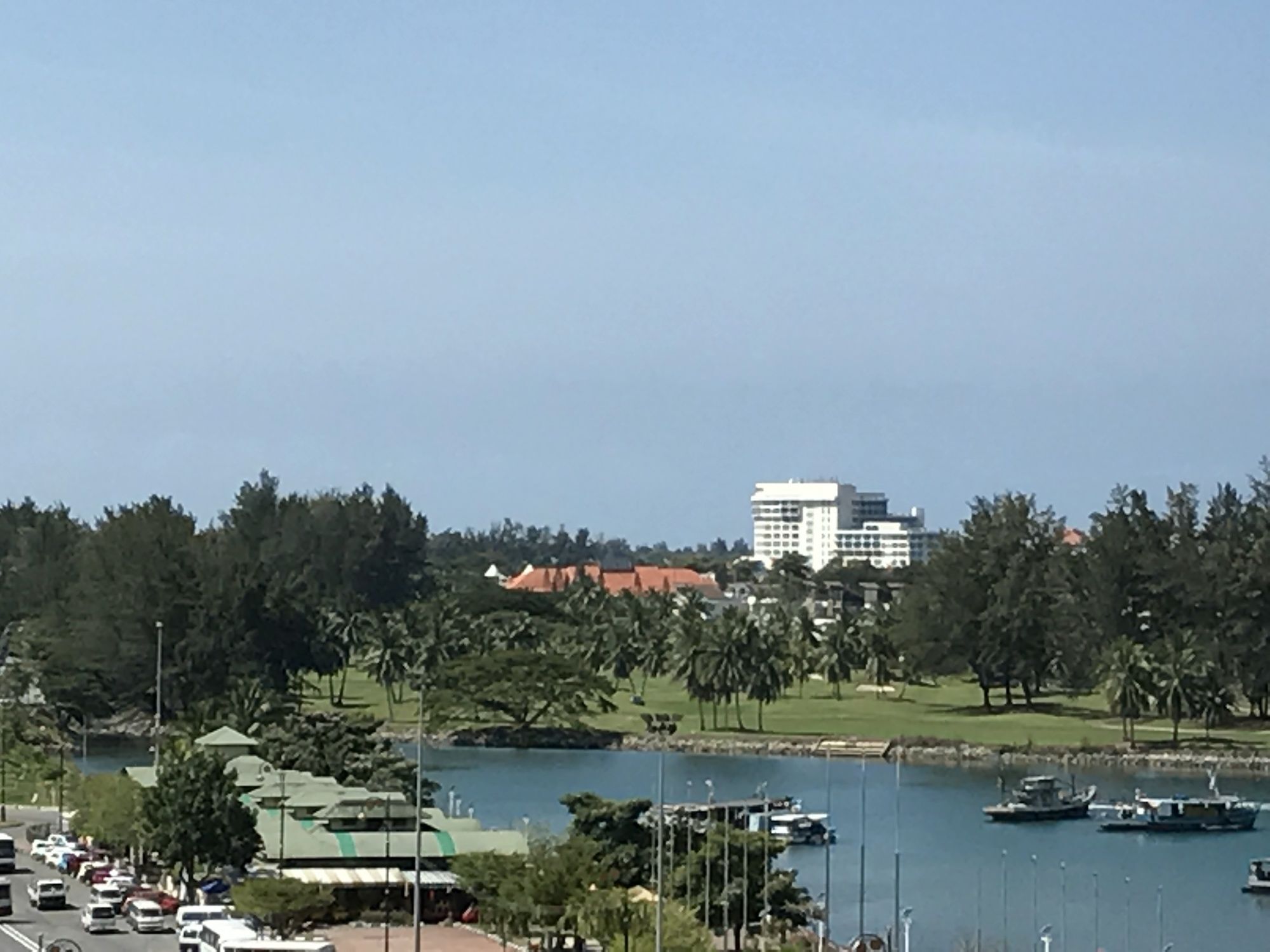 Sunset & Seaview Vacation Condos At Marina Court Resort Condo Kota Kinabalu Exterior photo